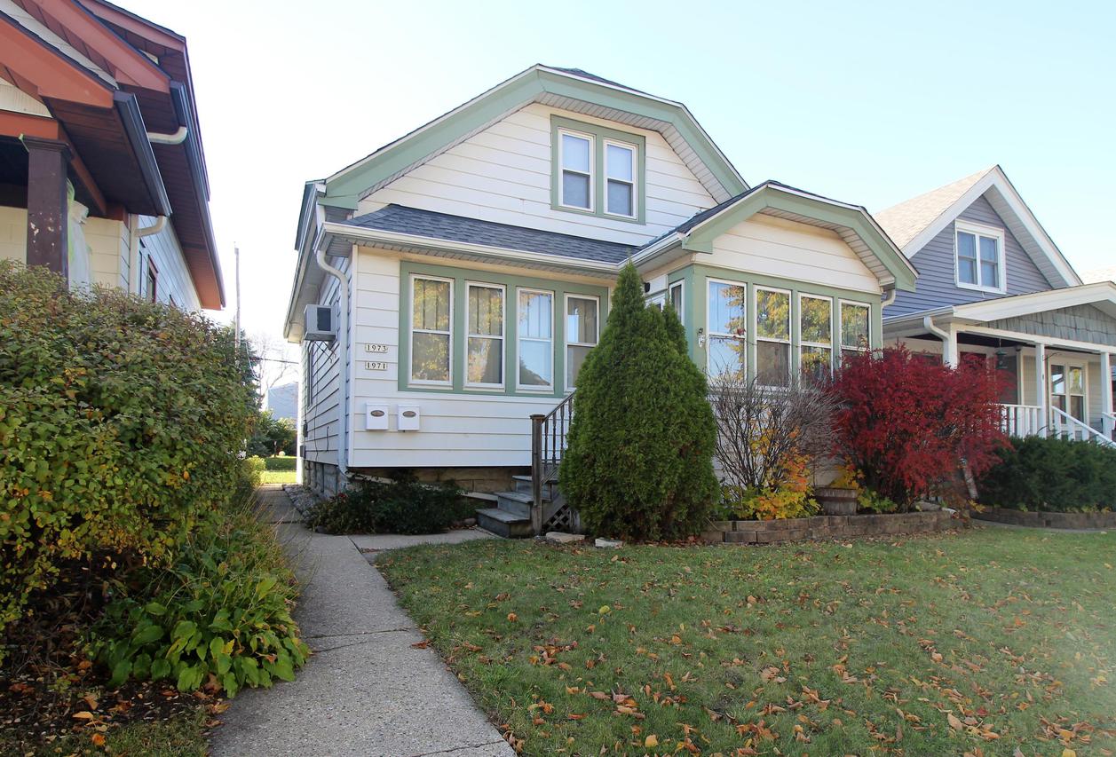 1971 S 69th #1973, West Allis, WI 53219