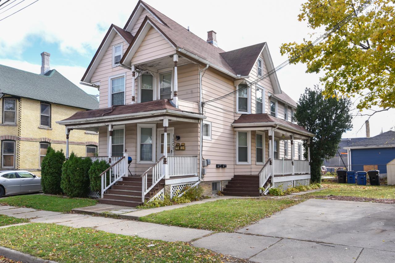 1209 Hagerer St., Racine, WI 53402