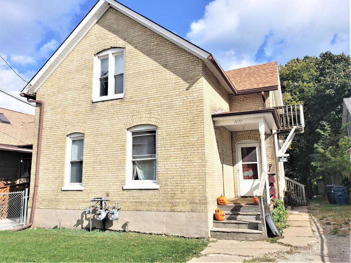 1611 Edgewood Ave., Racine, WI 53404