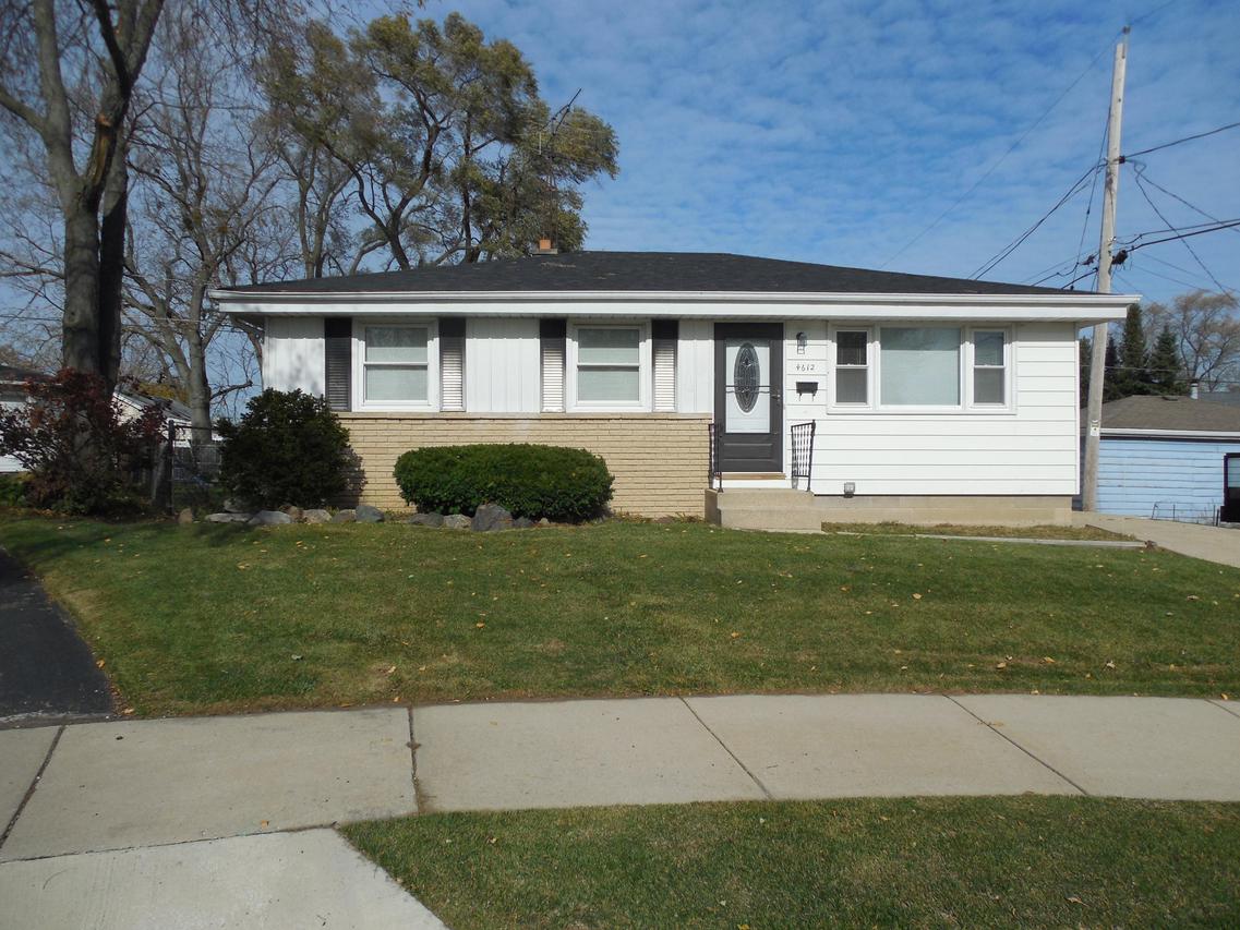 4612 Freeland Cir., Racine, WI 53405