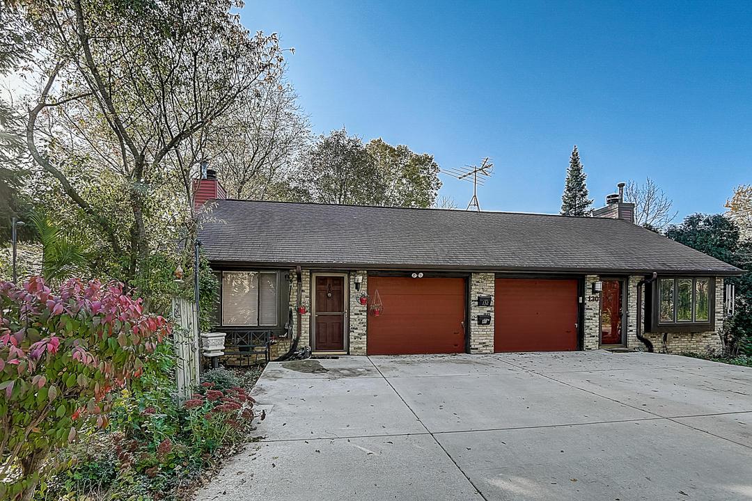 132 Hartman Pl., Waukesha, WI 53186