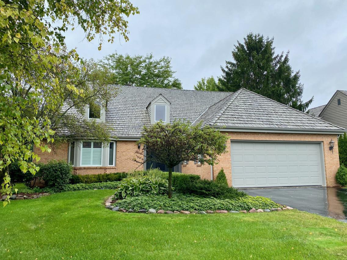 3743 W Fairway Heights Dr., Mequon, WI 53092