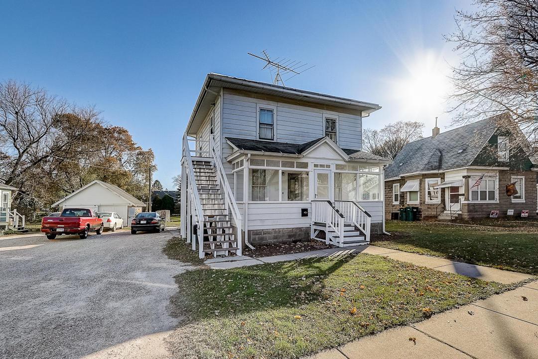 301 W Walworth St, Elkhorn, WI 53121