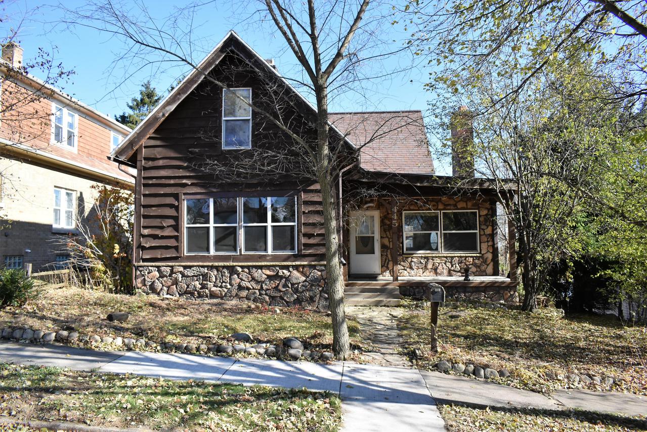 445 N 9th Ave, West Bend, WI 53090