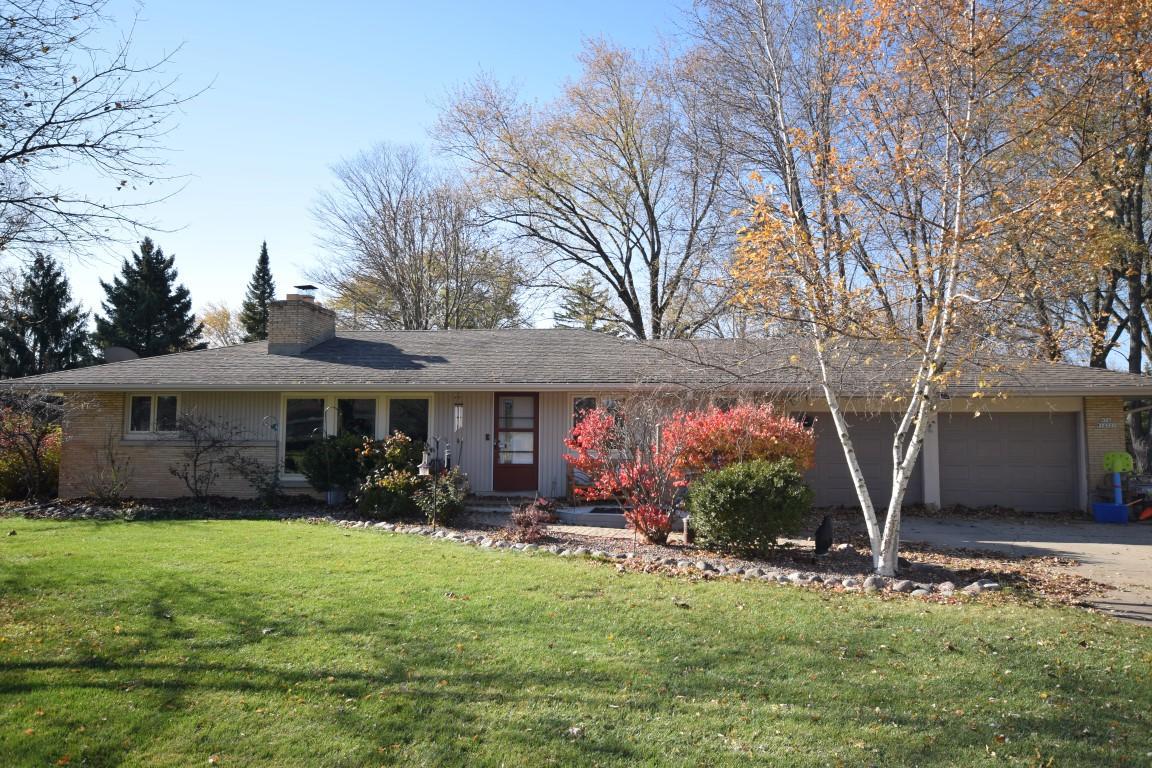 N76W14321 Lari Lou Dr., Menomonee Falls, WI 53051