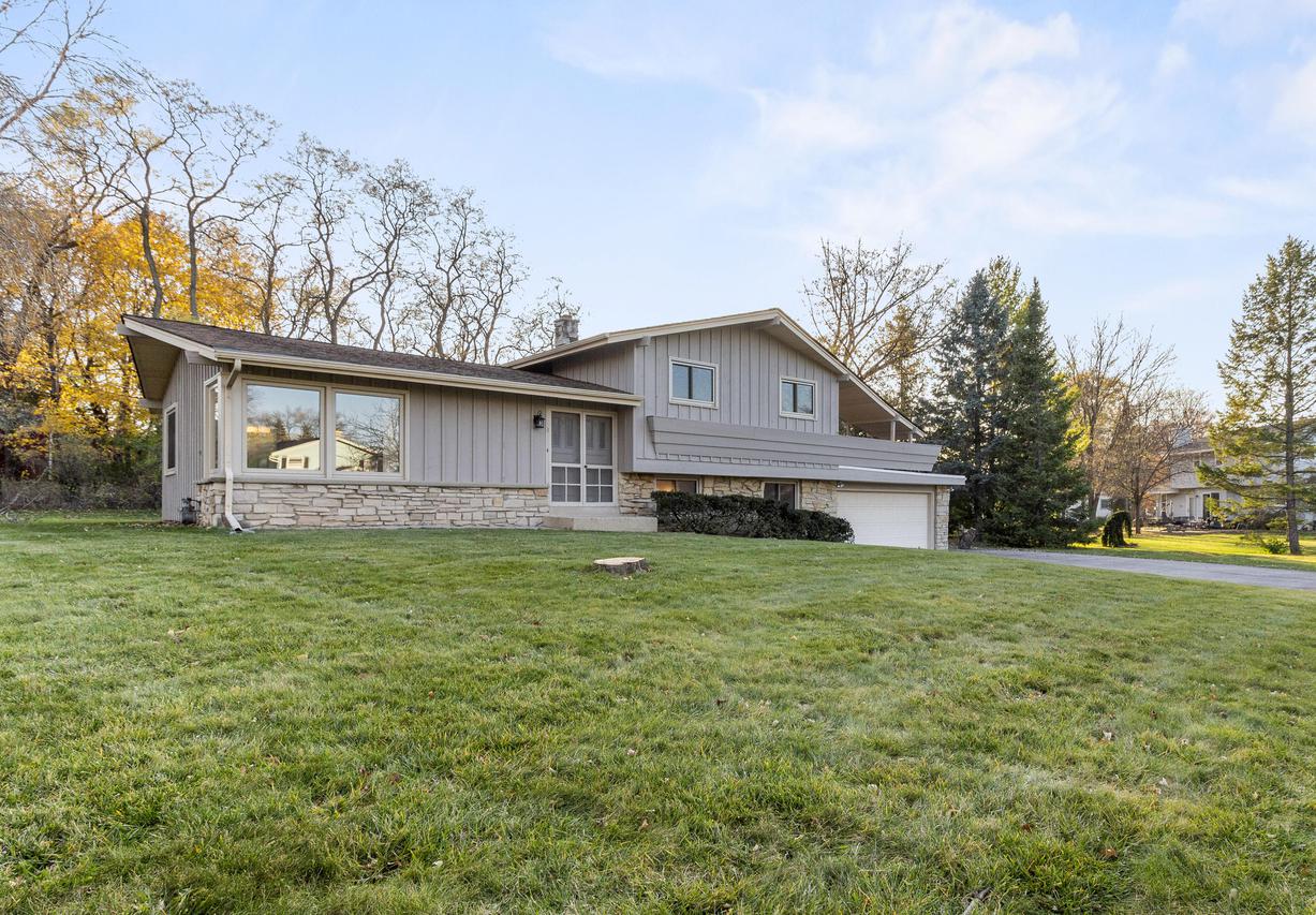 15701 W Riviera Dr., New Berlin, WI 53151