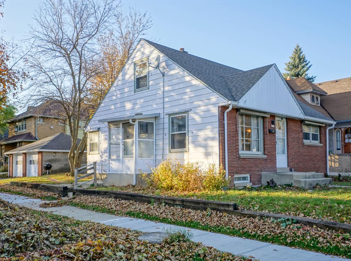 4201 W Highland Blvd., Milwaukee, WI 53208