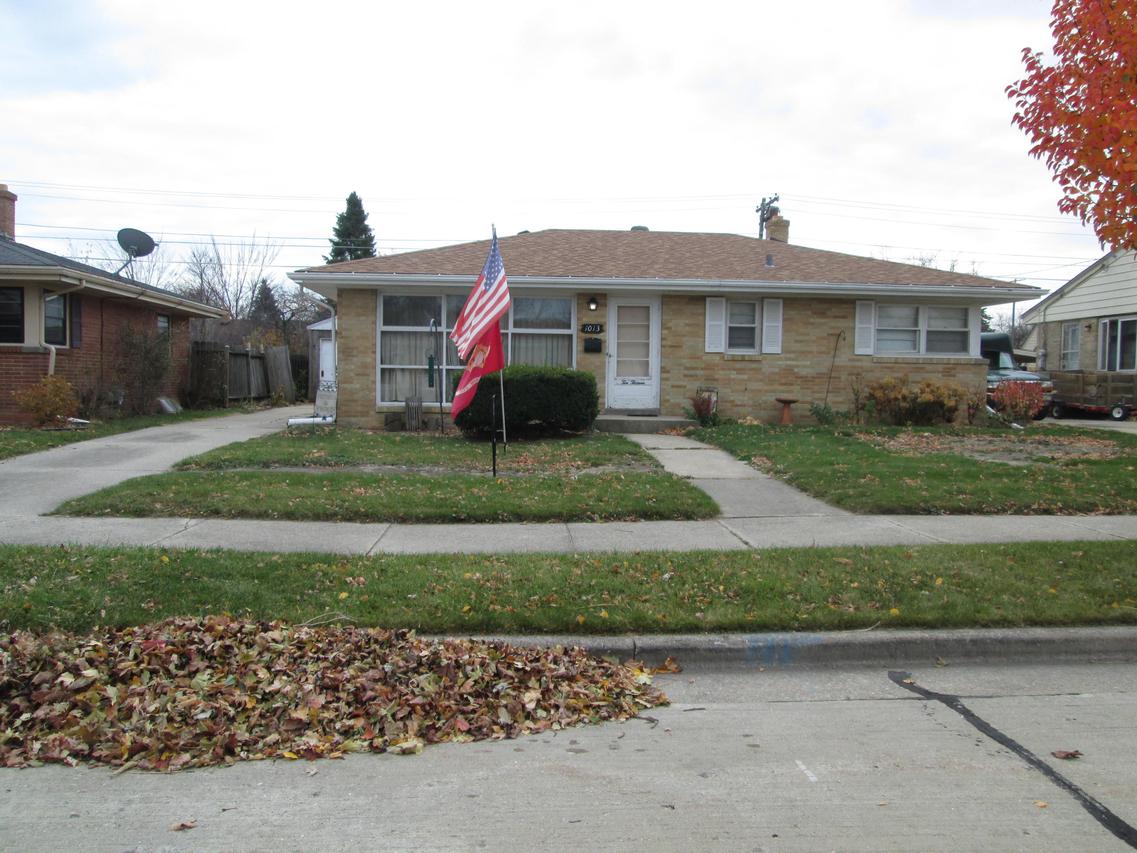 1013 Sheraton Dr., Racine, WI 53402