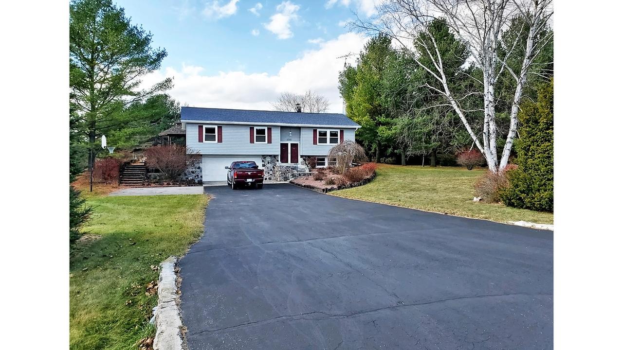 4368 N Valley View Cir., Newton, WI 53063