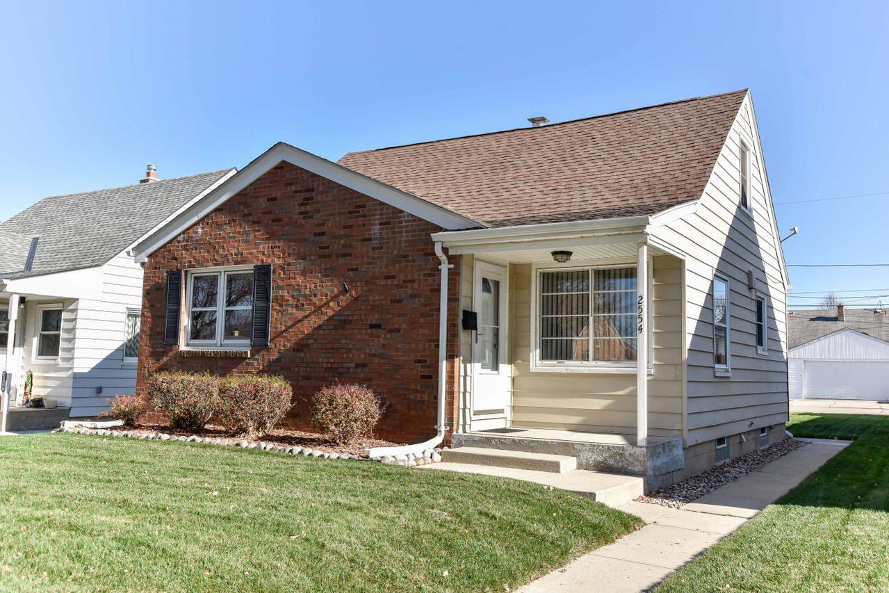 2554 S 71st St., Milwaukee, WI 53219