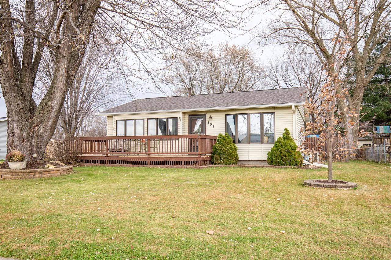 207 West Ave., Holmen, WI 54636