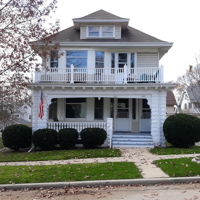 1855 N 70th St. #1857, Wauwatosa, WI 53213