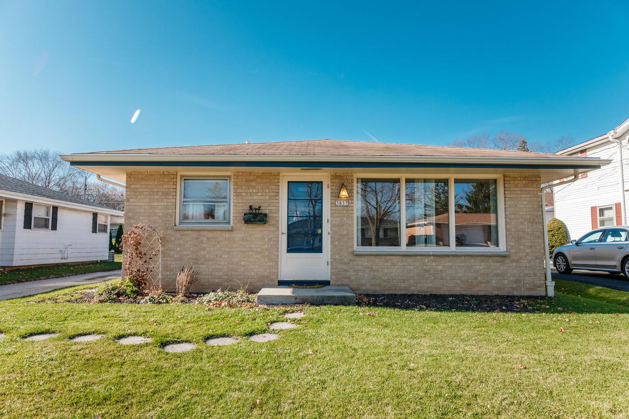 3837 S 95th St., Milwaukee, WI 53228