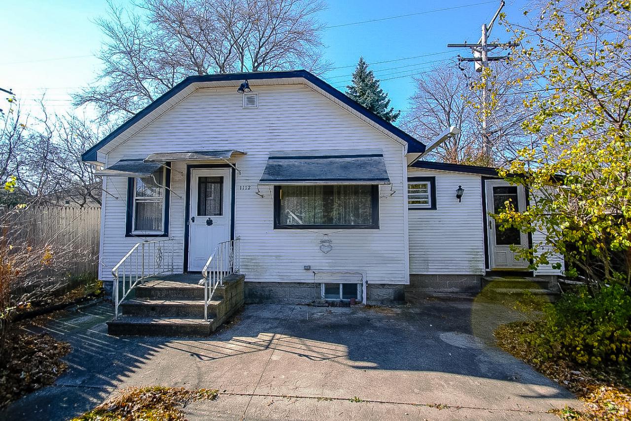 1112 Cleveland Ave, Racine, WI 53405