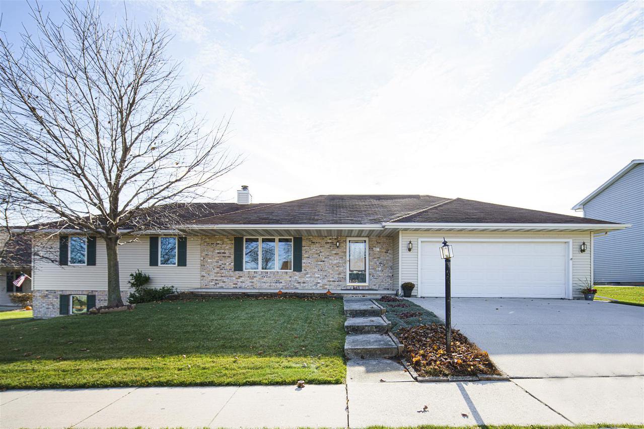 4911 Roneta Ln., Manitowoc, WI 54220