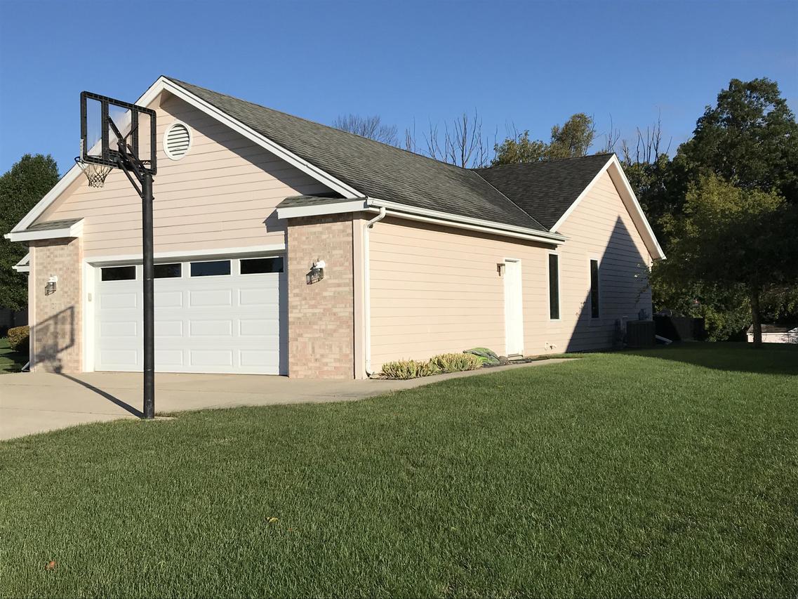 2910 Brookridge Ct #N, Waukesha, WI 53188