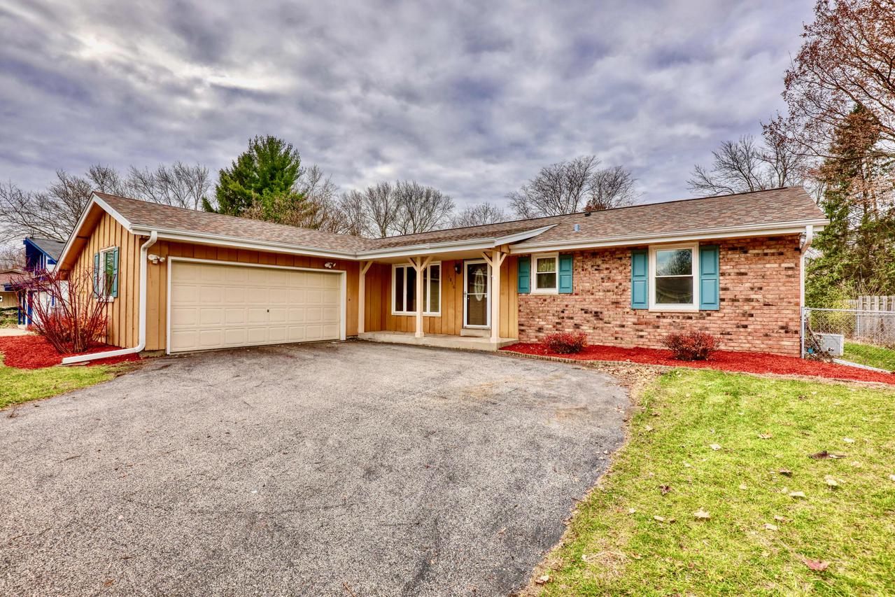 1816 Chapman Dr., Waukesha, WI 53189