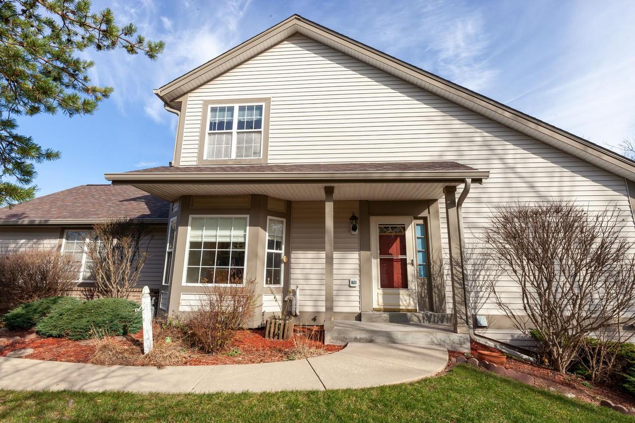 14165 W Twilight Way, New Berlin, WI 53151