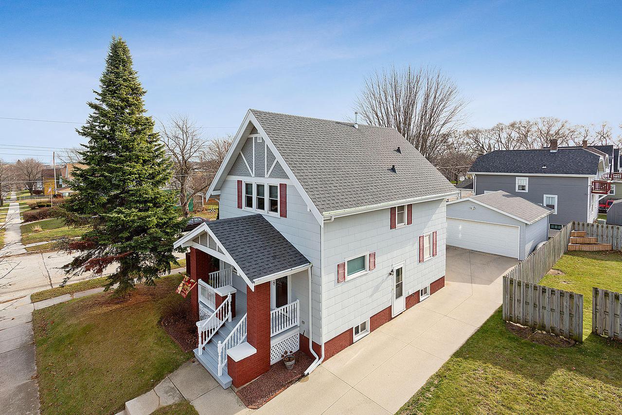 2301 Clark St., Manitowoc, WI 54220