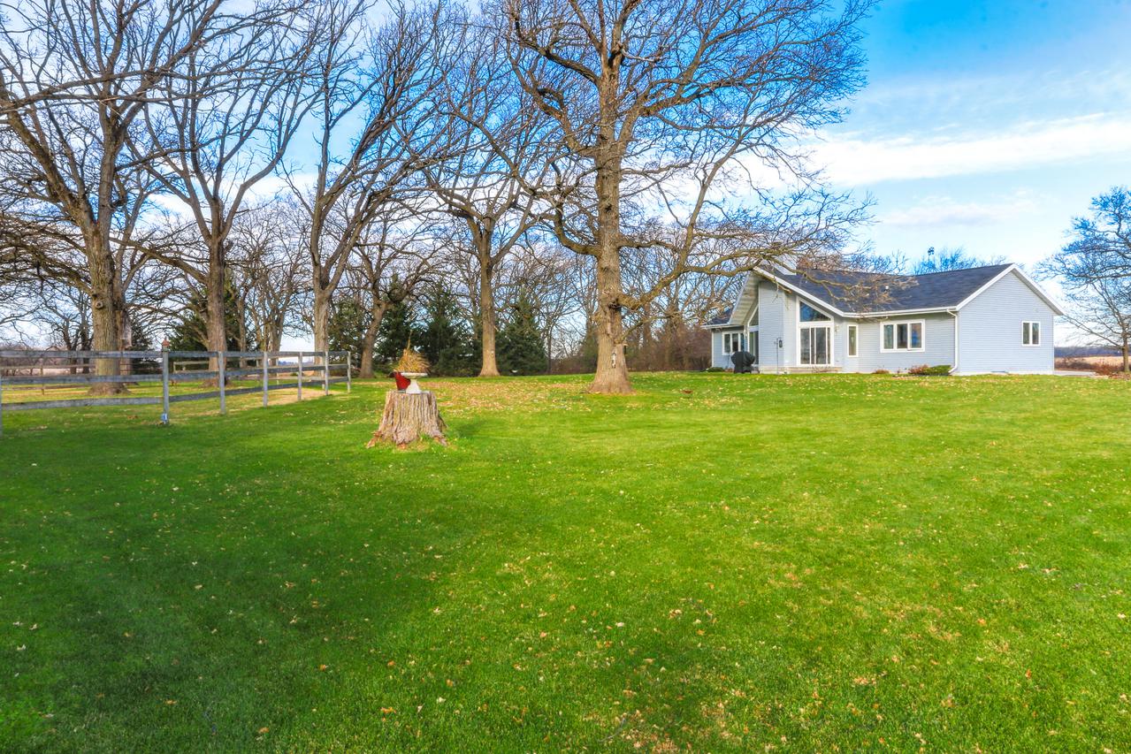W3459 Loveland Rd., Geneva, WI 53121