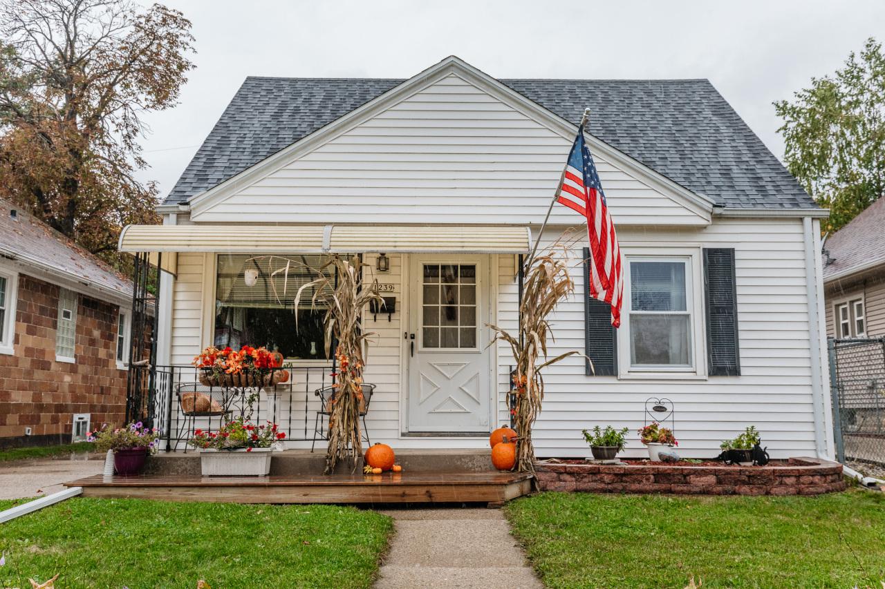 1239 S 93rd St., West Allis, WI 53214