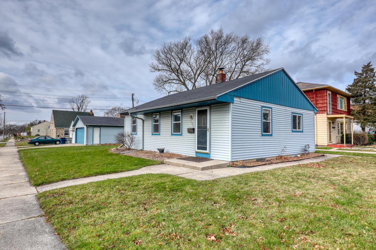 9400 W Keefe Ave., Milwaukee, WI 53222