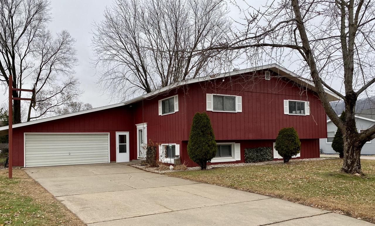 2931 Robin Hood Dr., La Crosse, WI 54601