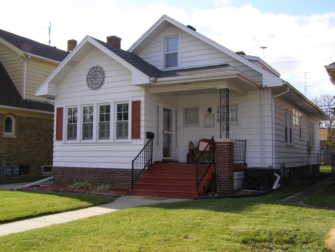 1410 Lathrop Ave, Racine, WI 53405