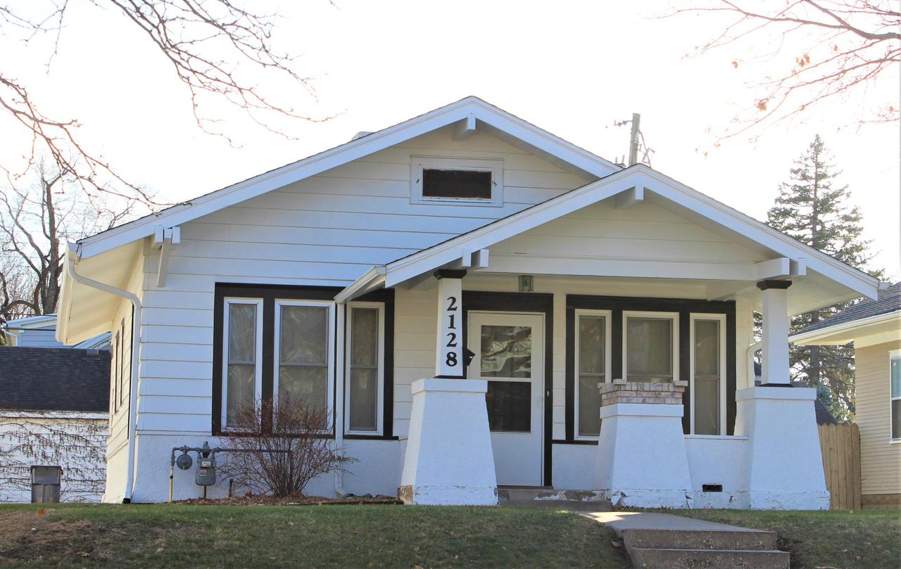 2128 Main St., La Crosse, WI 54601