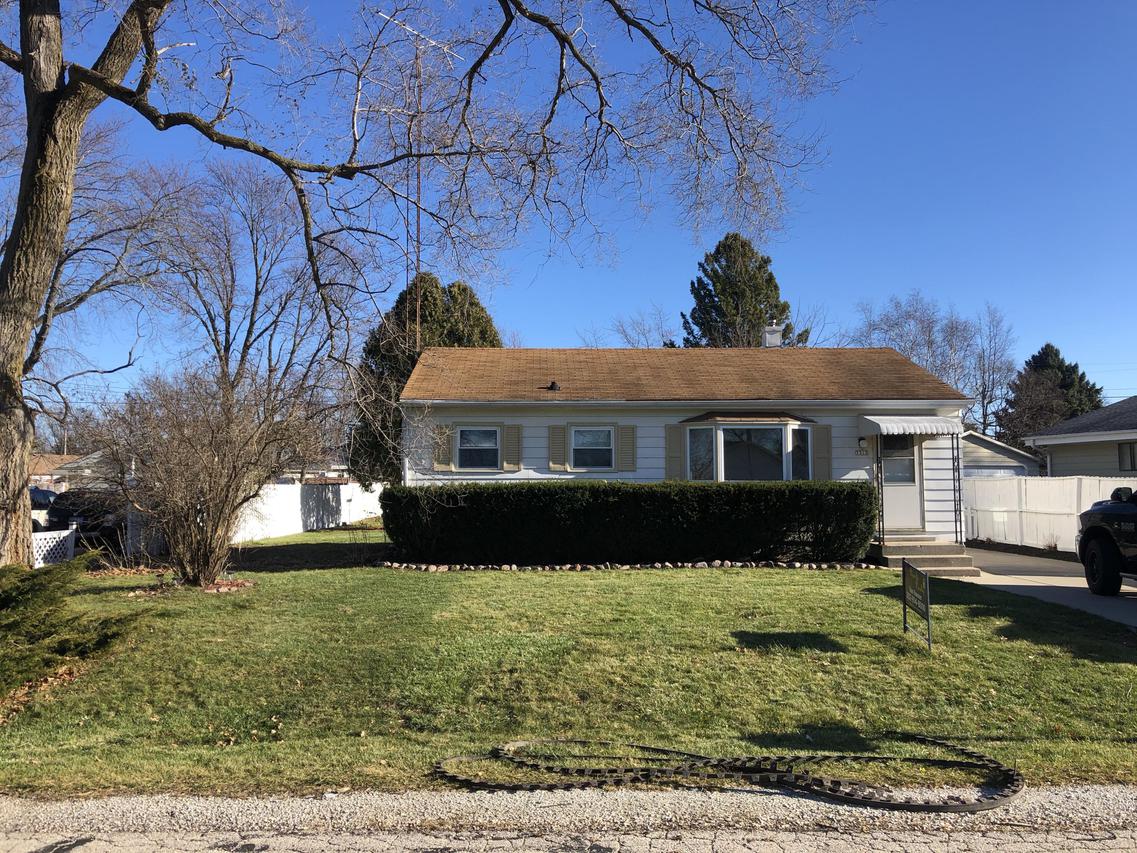 7313 Blackhawk Dr., Caledonia, WI 53402