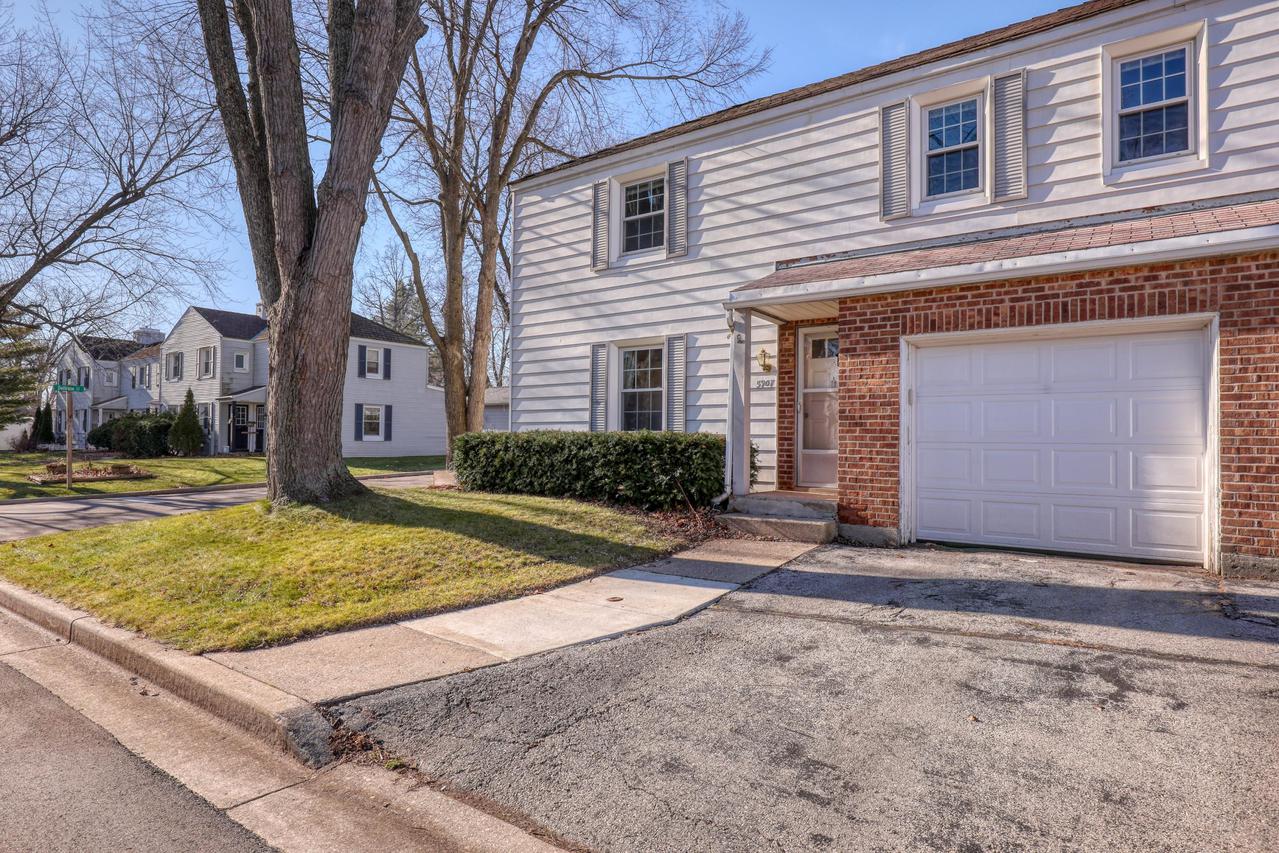 5907 Dendron Ln., Greendale, WI 53129