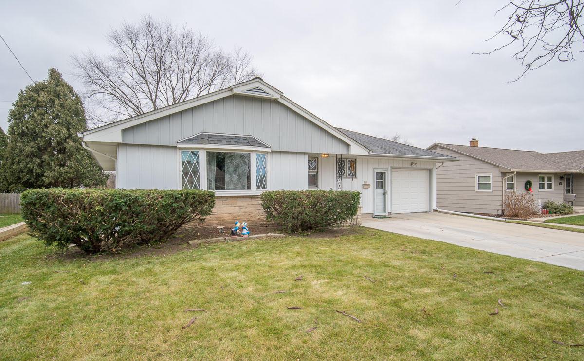 520 S 17th Ave, West Bend, WI 53095