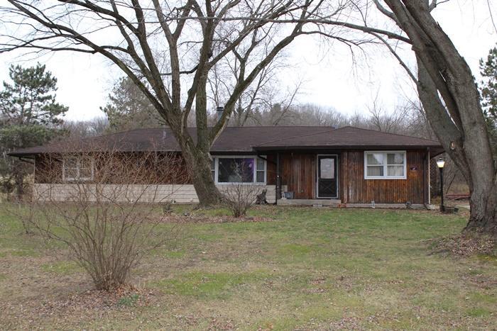 5861 Alvin Howe Rd., Lyons, WI 53105