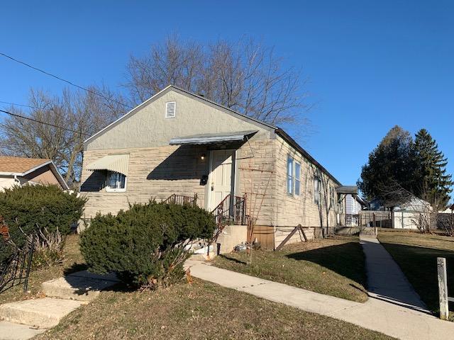 909 Circle Dr., Manitowoc, WI 54220