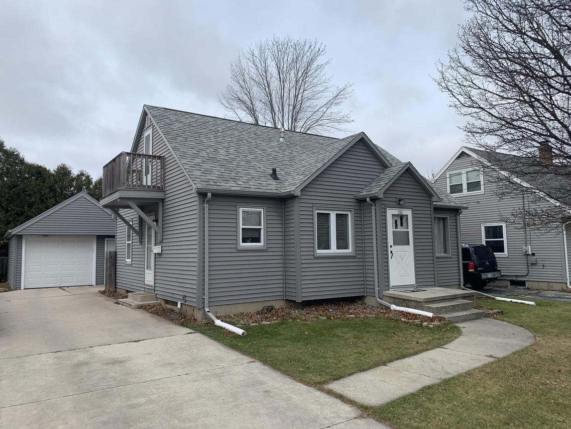 950 S 30th St., Manitowoc, WI 54220