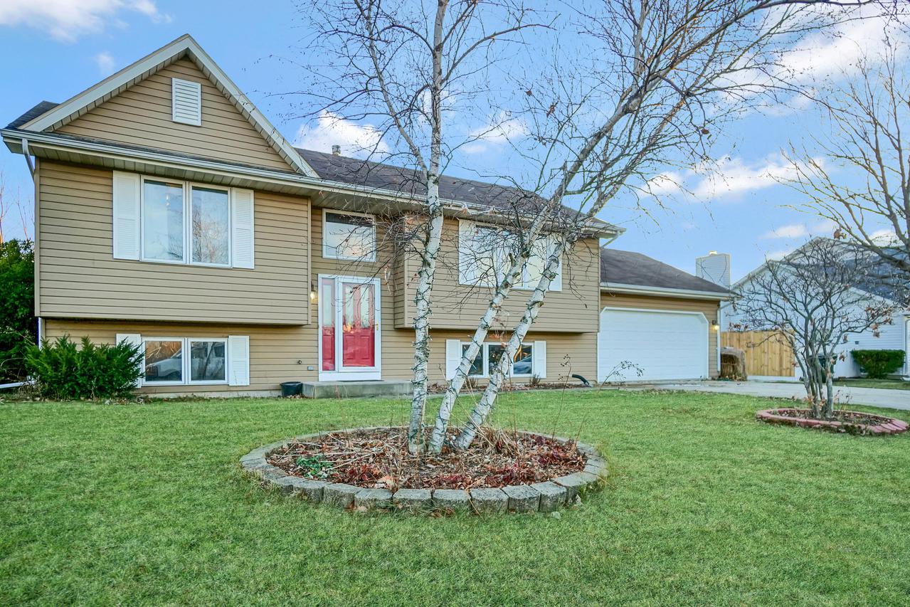 2117 Newberry Ln, Caledonia, WI 53402