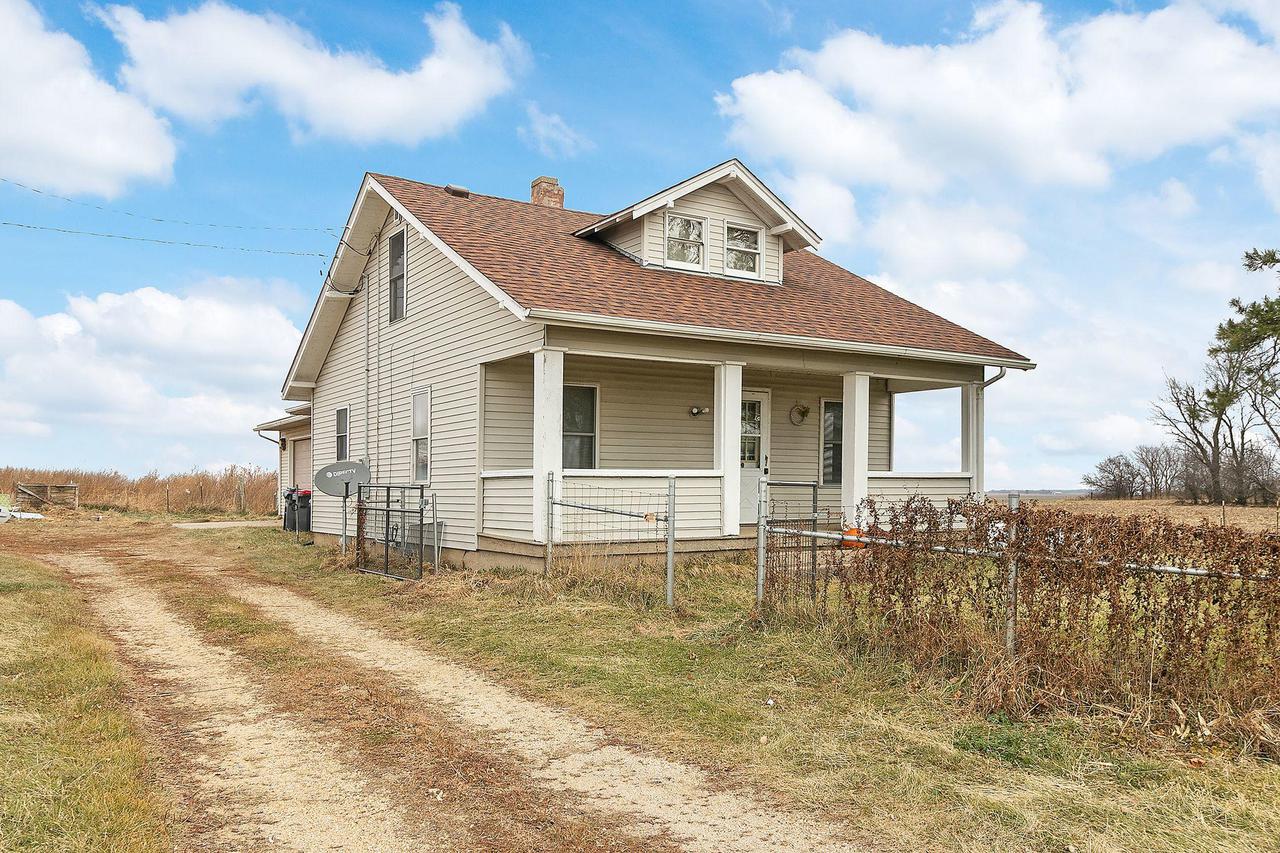 11347 E Us Highway 14, Bradford, WI 53505