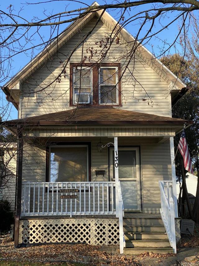 130 S James, Waukesha, WI 53186