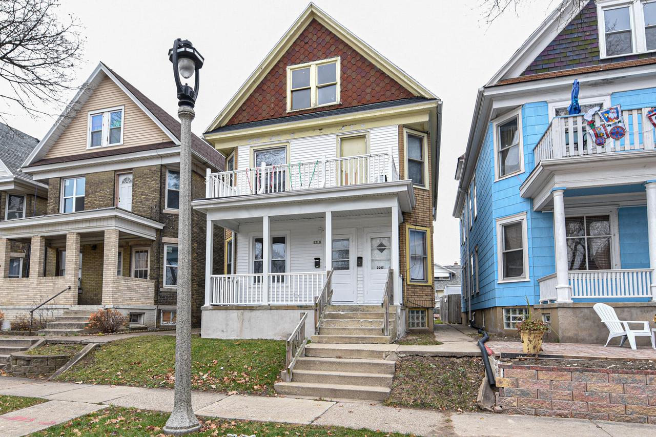 2217 S Layton Blvd #2219, Milwaukee, WI 53215