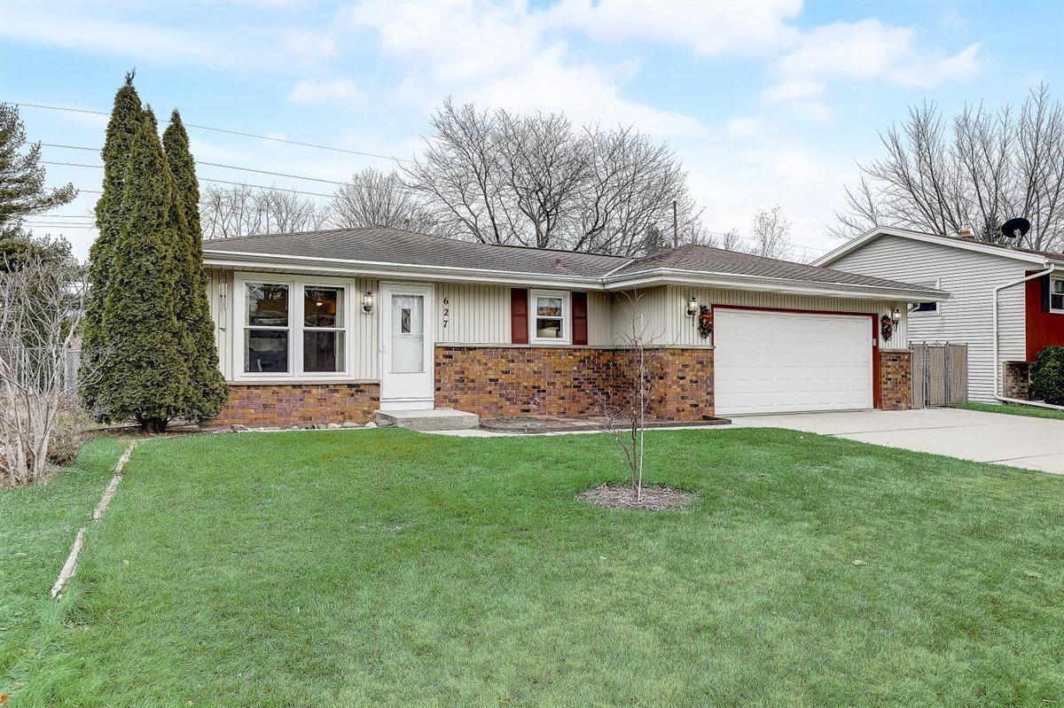 627 Scenic Dr., West Bend, WI 53090