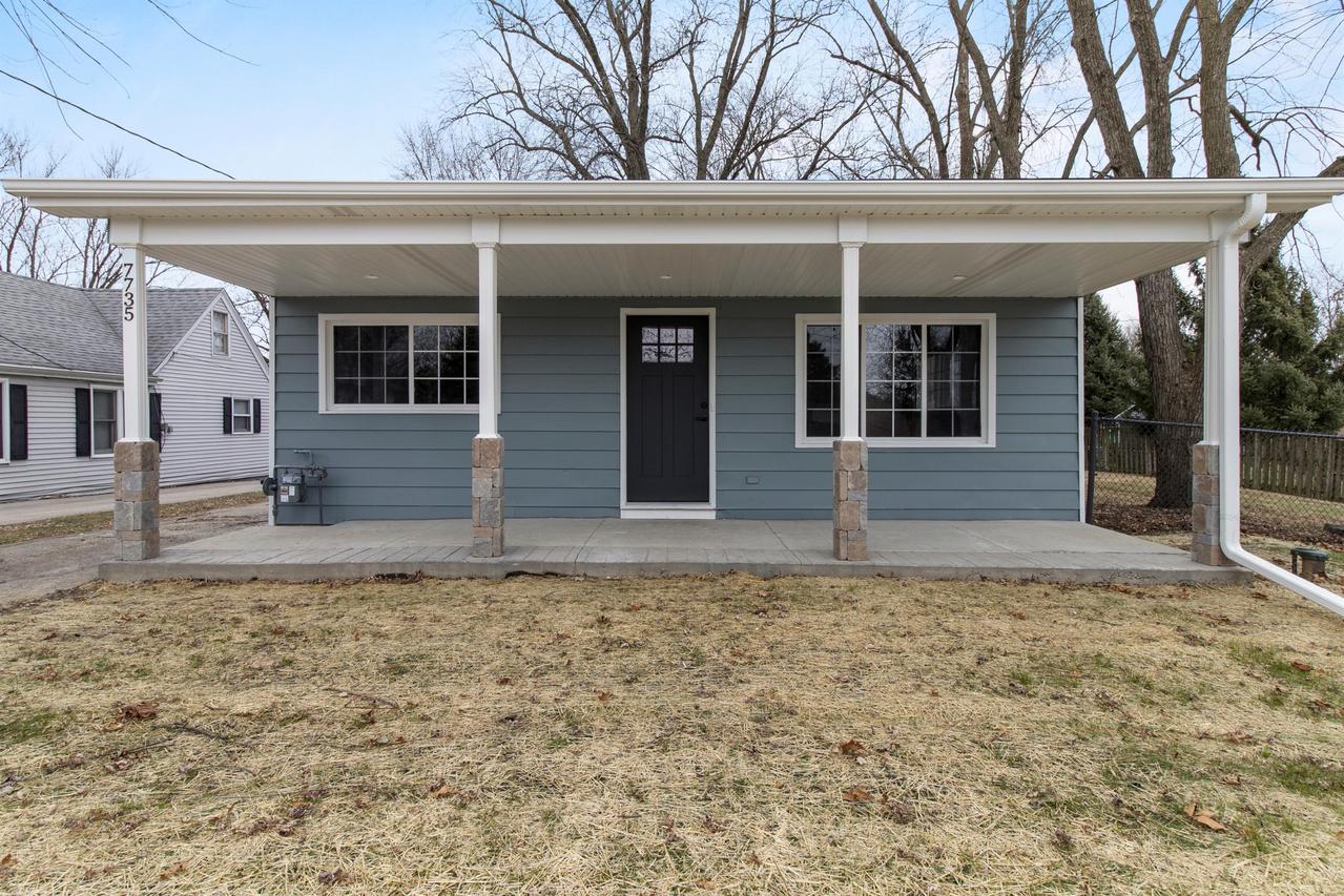 7735 242nd Ave., Paddock Lake, WI 53168