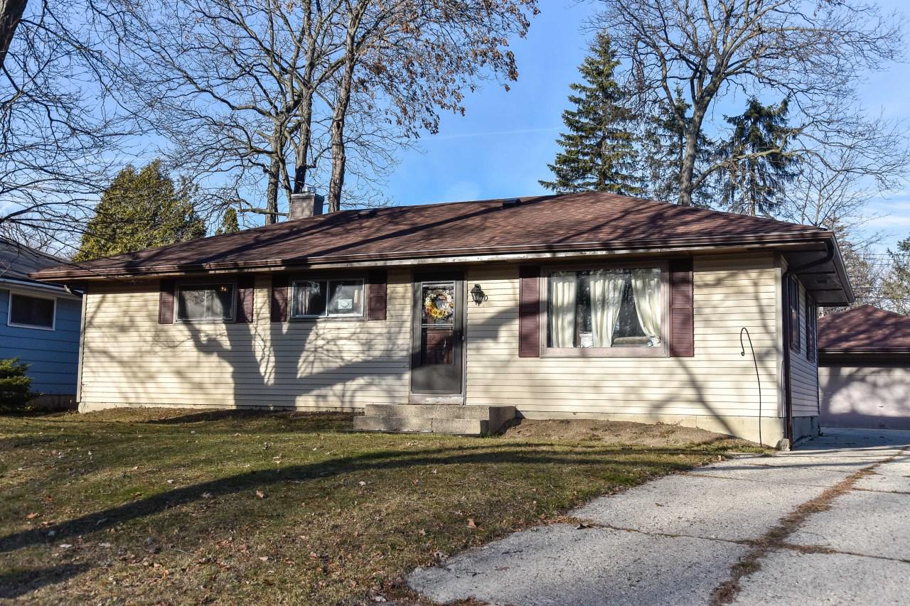 3820 W Iona Ter., Milwaukee, WI 53221