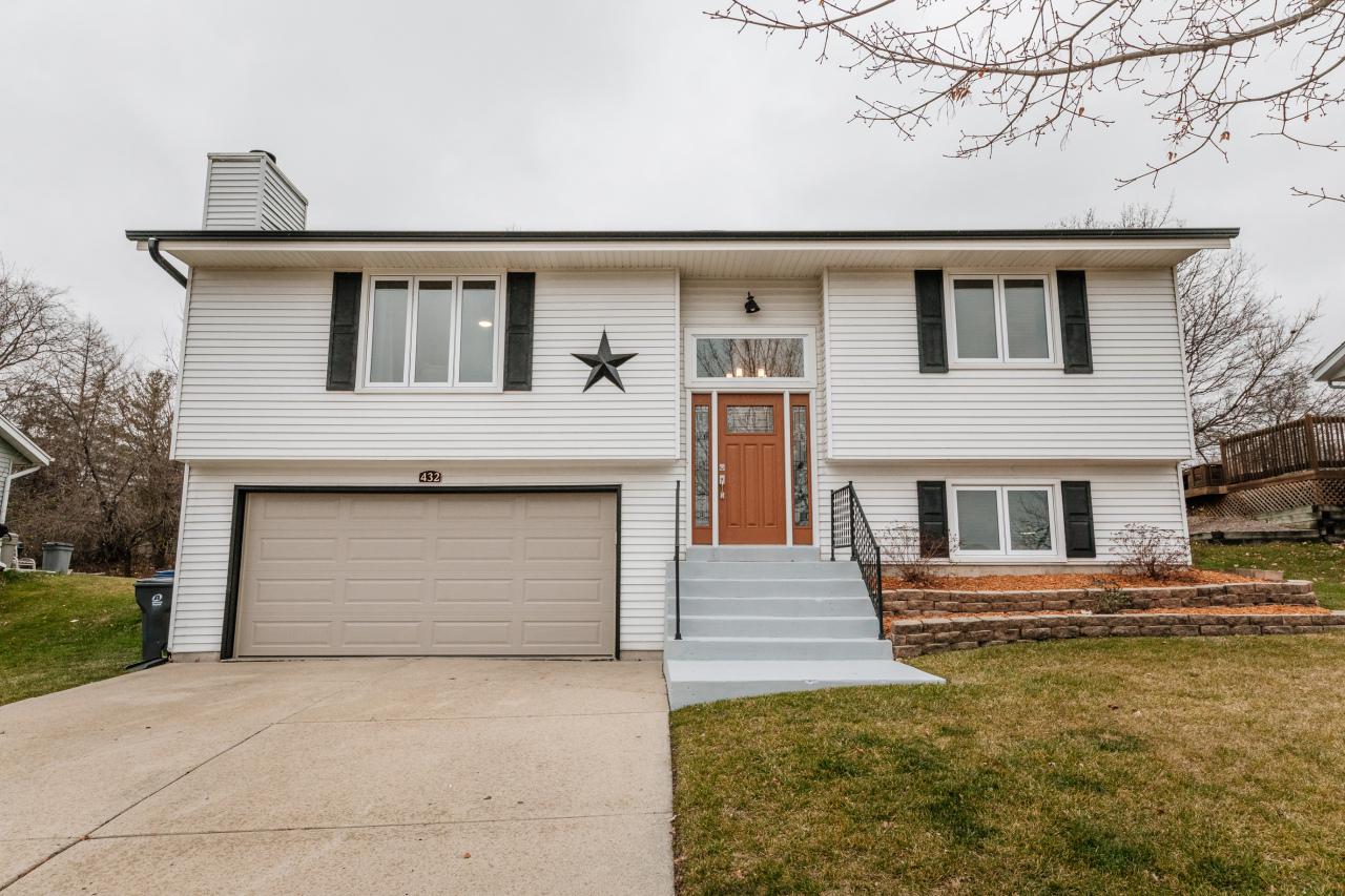 432 N University Dr., Waukesha, WI 53188