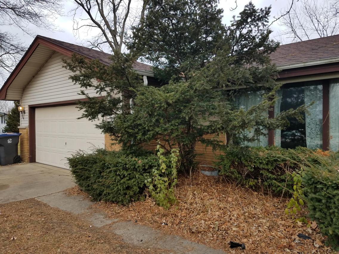 6280 S Baas Dr, New Berlin, WI 53146