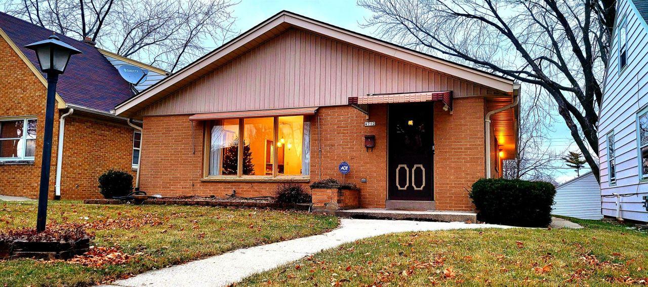 4712 N 72nd St., Milwaukee, WI 53218