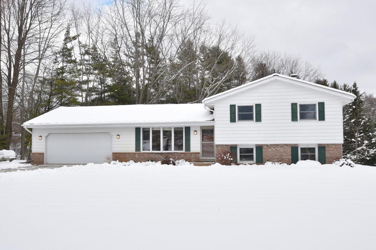 7578 Bavarian Ln, Barton, WI 53090