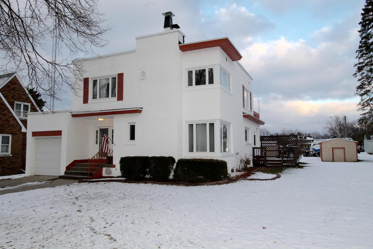 325 N Broad St., Elkhorn, WI 53121
