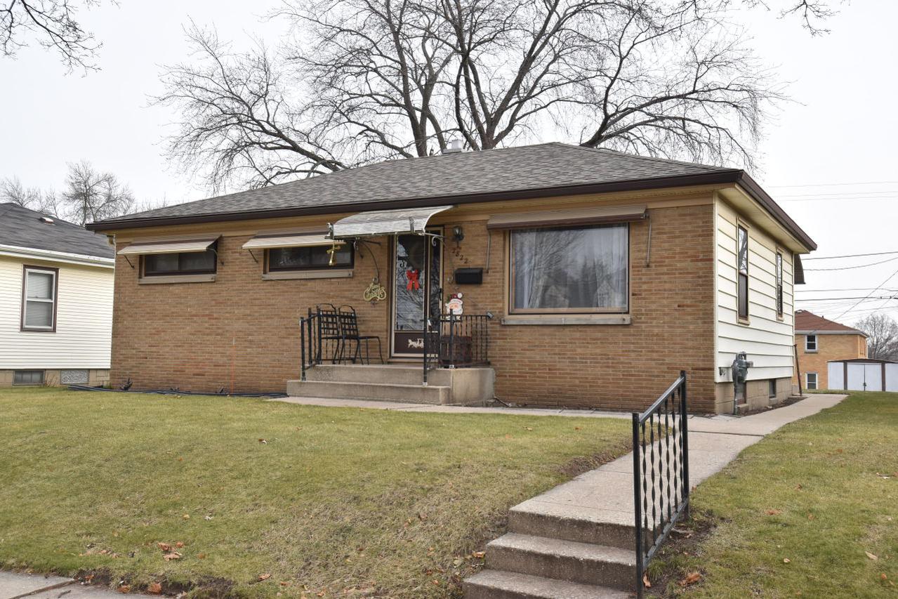 2822 S 69th St., Milwaukee, WI 53219
