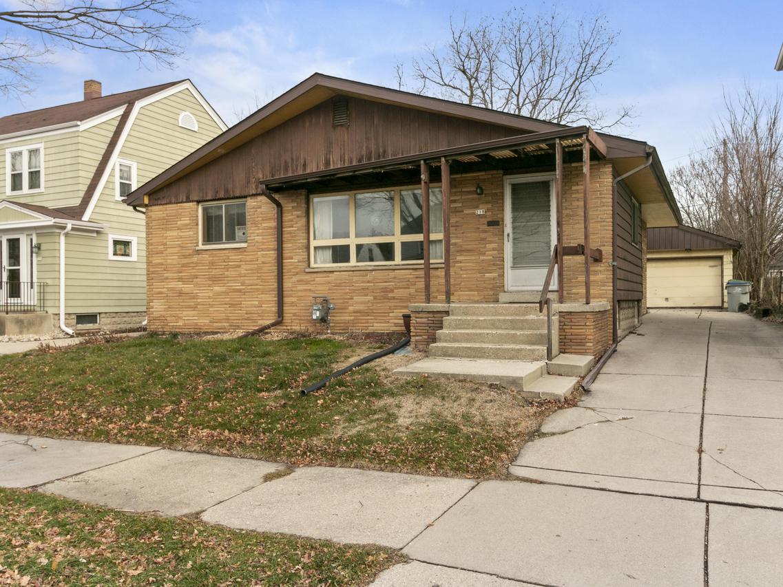 218 N 60th St, Milwaukee, WI 53213