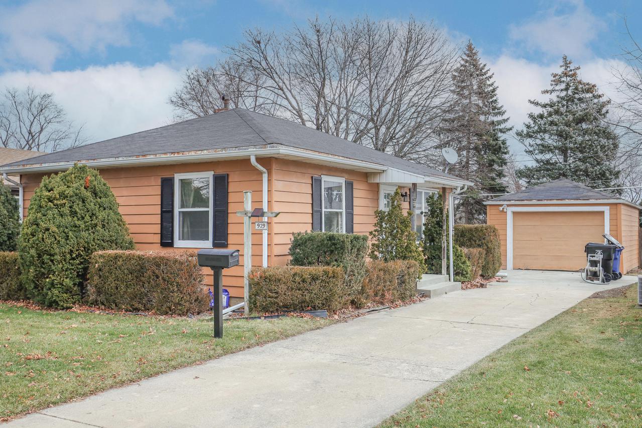 929 Indiana St., Racine, WI 53405